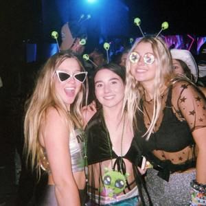 Meet your Posher, Claire